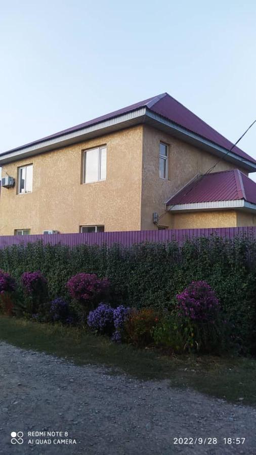 Hotel "Тихий Дом Трансфер" Bishkek Exteriör bild